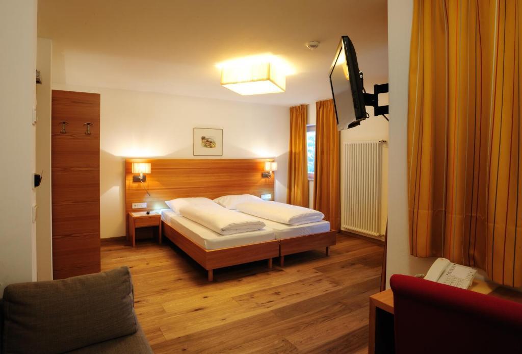 Hotel Teutschhaus Cortina Sulla Strada del Vino Δωμάτιο φωτογραφία