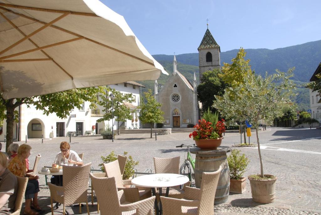 Hotel Teutschhaus Cortina Sulla Strada del Vino Εξωτερικό φωτογραφία