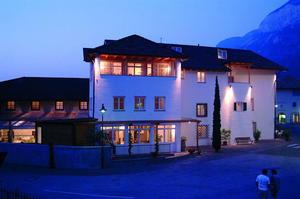 Hotel Teutschhaus Cortina Sulla Strada del Vino Εξωτερικό φωτογραφία