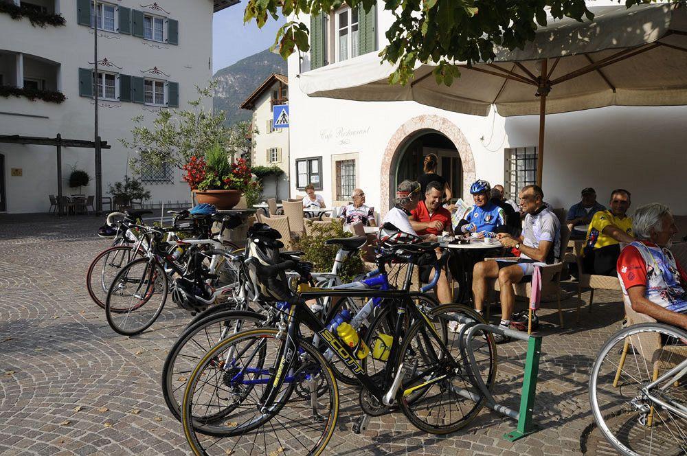 Hotel Teutschhaus Cortina Sulla Strada del Vino Εξωτερικό φωτογραφία
