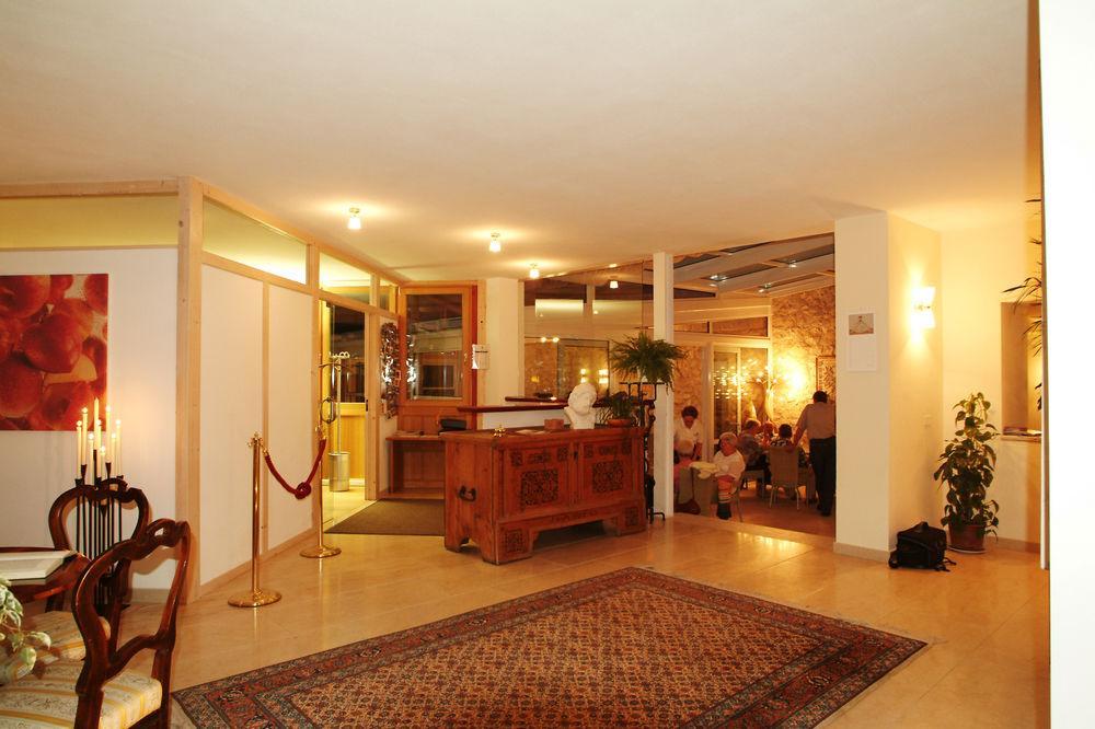 Hotel Teutschhaus Cortina Sulla Strada del Vino Εξωτερικό φωτογραφία